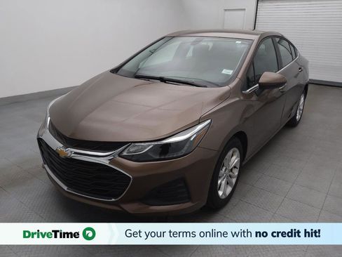 Used 2019 Chevrolet Cruze LT image 1