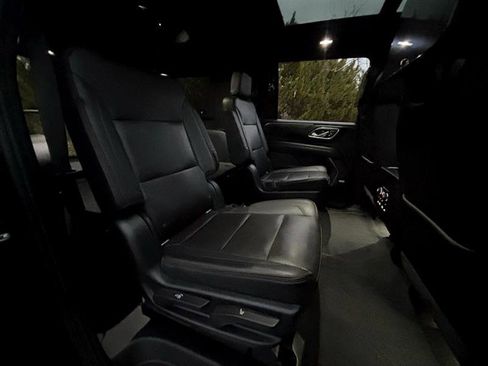 Used 2021 Chevrolet Suburban High Country w/ Premium Package image 38