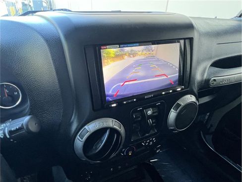 Used 2017 Jeep Wrangler Unlimited Sport w/ Quick Order Package 24S image 34