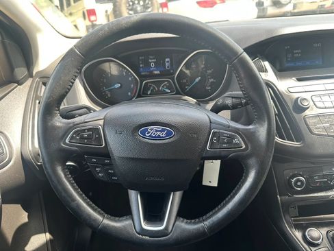 Used 2016 Ford Focus SE w/ SE Winter Package FWD image 15