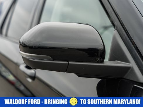 Certified 2025 Ford Explorer Platinum w/ Ultimate Package image 18