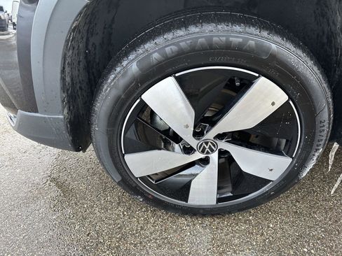 Used 2024 Volkswagen Taos S image 4