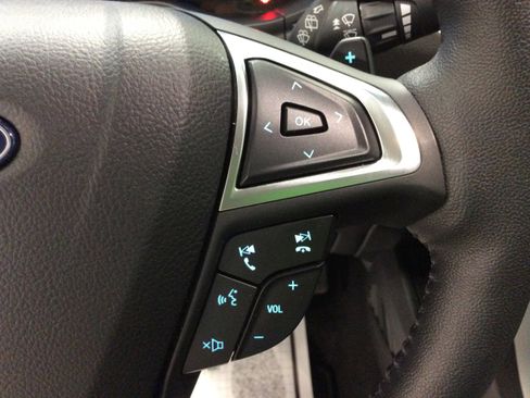 Used 2024 Ford Edge SEL w/ Convenience Package image 24