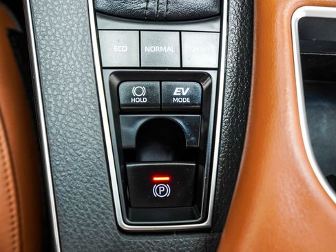 Used 2019 Toyota Avalon Limited w/ Advanced Safety Package FWD image 25