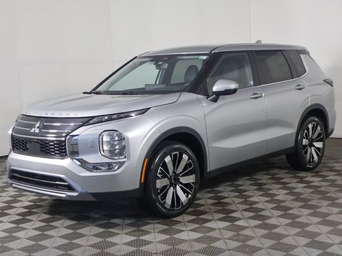 New 2026 Mitsubishi Outlander SE image 10