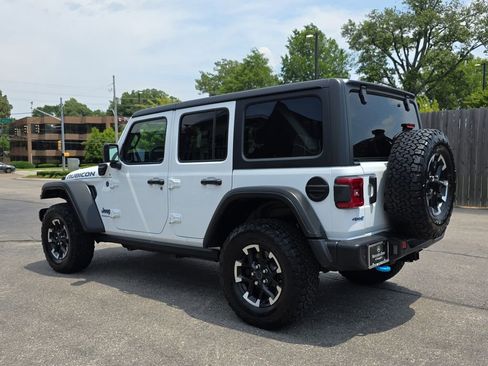 Used 2025 Jeep Wrangler Unlimited Rubicon 4xe w/ Safety Group AWD/4WD image 3