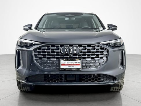 Used 2025 Audi Q5 Premium w/ Convenience Package image 8