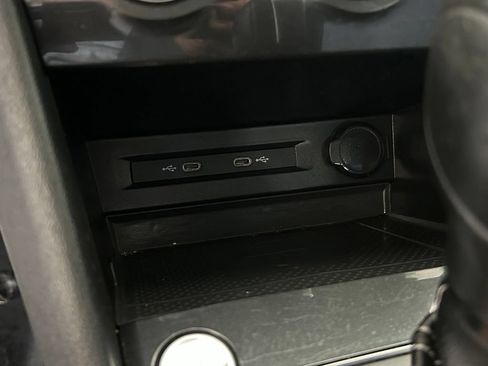 Used 2021 Volkswagen Tiguan SE w/ Panoramic Sunroof Package FWD image 47