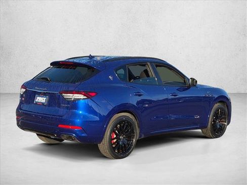 Used 2022 Maserati Levante GT AWD/4WD image 5
