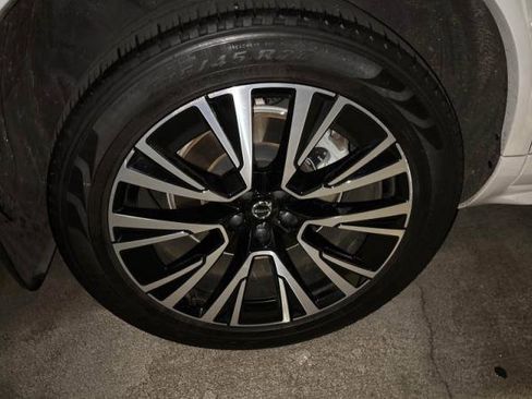 Used 2023 Volvo XC90 T8 Core w/ Climate Package image 4