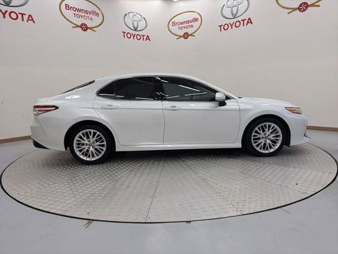 Certified 2020 Toyota Camry XLE FWD image 6