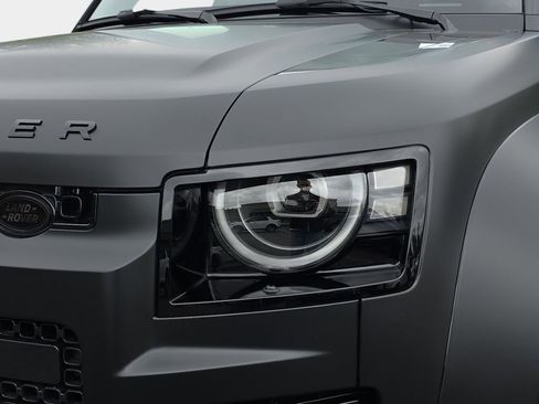 New 2026 Land Rover Defender 110 OCTA AWD/4WD image 32