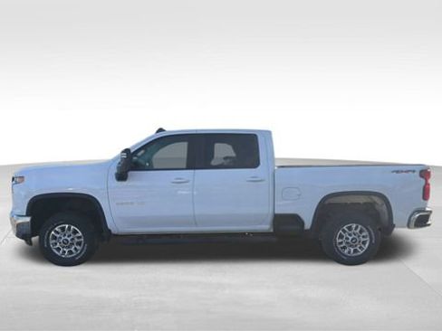 Used 2020 Chevrolet Silverado 2500 LT w/ Fleet Comfort Package AWD/4WD image 6