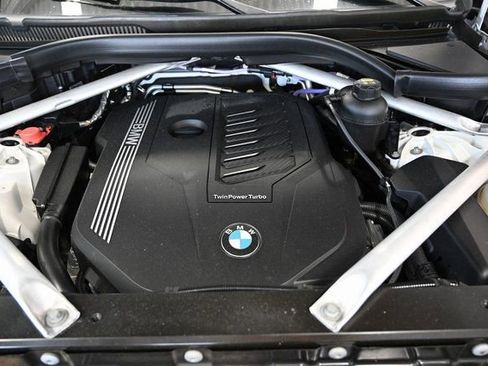 Used 2021 BMW X5 xDrive40i w/ Premium Package image 32