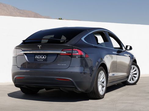 Used 2020 Tesla Model X Long Range AWD/4WD image 7