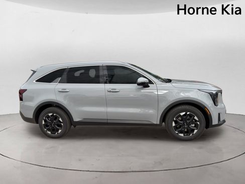 New 2026 Kia Sorento S FWD image 3