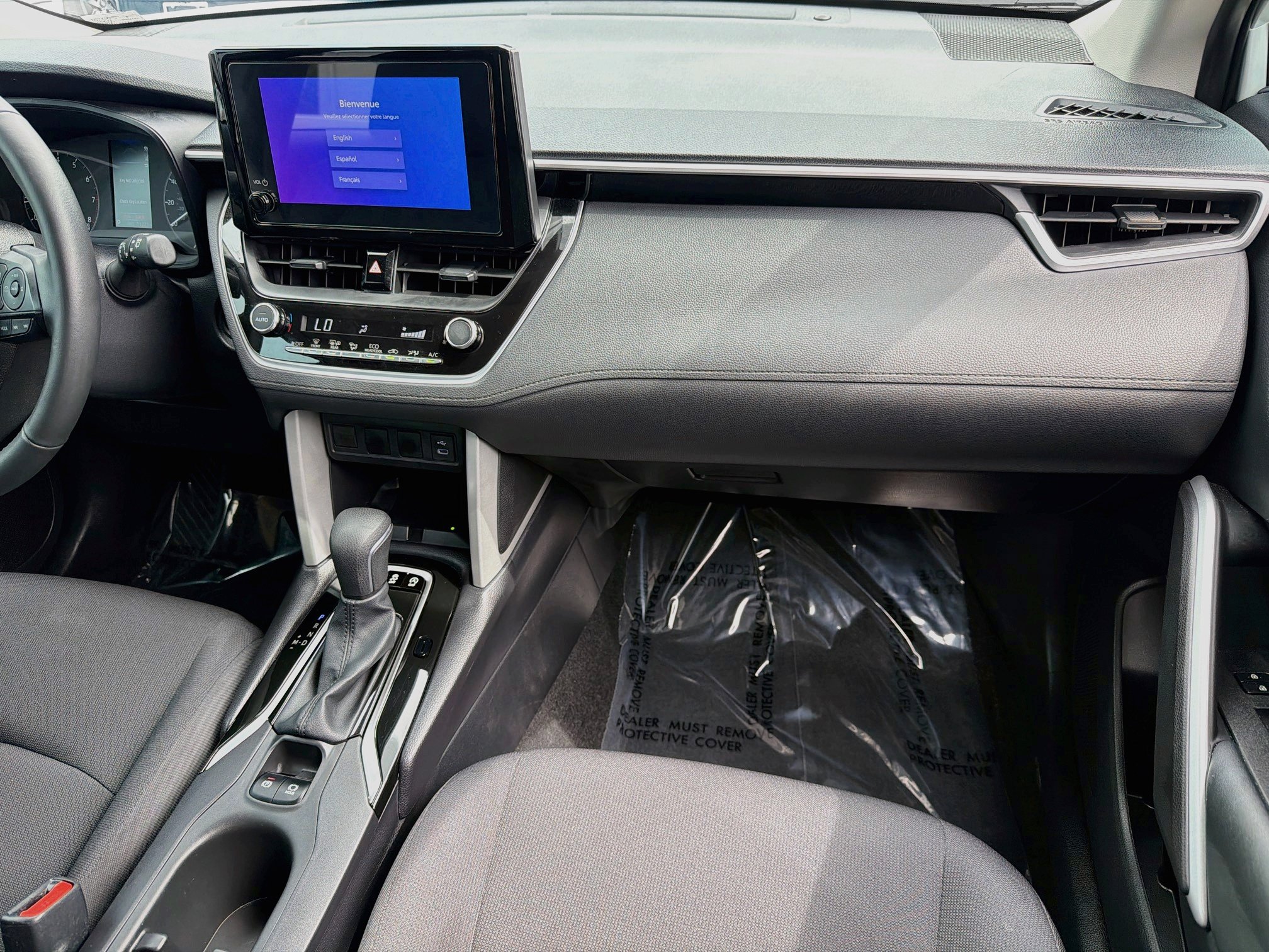 Used 2025 Toyota Corolla Cross LE FWD image 17
