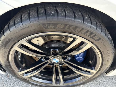 Used 2018 BMW M4 Coupe image 12
