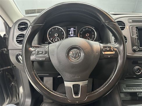 Used 2017 Volkswagen Tiguan S image 21