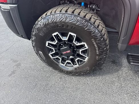 Used 2024 GMC Sierra 2500 AT4X AWD/4WD image 34