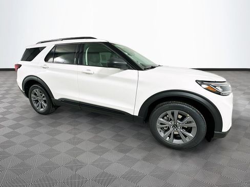 New 2026 Ford Explorer Active w/ Active Comfort Package AWD/4WD image 4