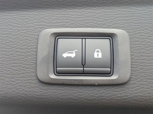 New 2025 Mitsubishi Outlander SE image 13