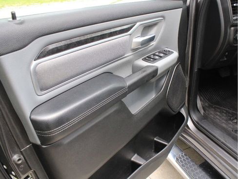 Used 2020 RAM 1500 Big Horn AWD/4WD image 9