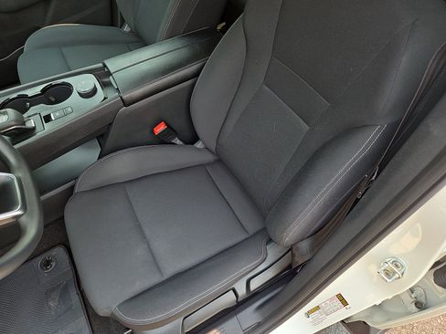 Used 2023 Nissan Rogue S AWD/4WD image 13