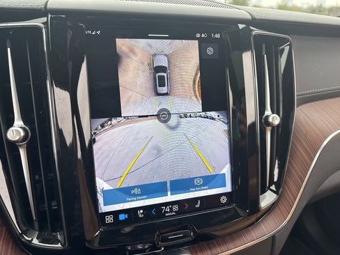 Used 2024 Volvo XC60 B5 Ultimate w/ Protection Package Premier image 21