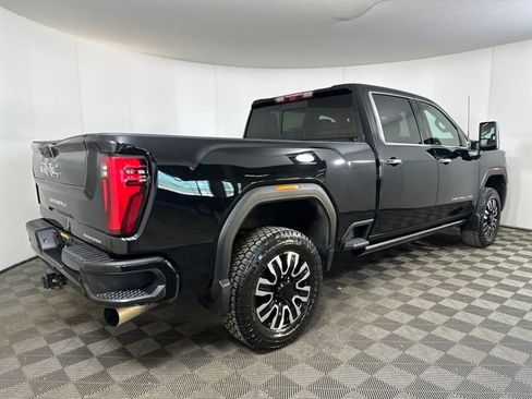 Used 2024 GMC Sierra 2500 Denali Ultimate image 3