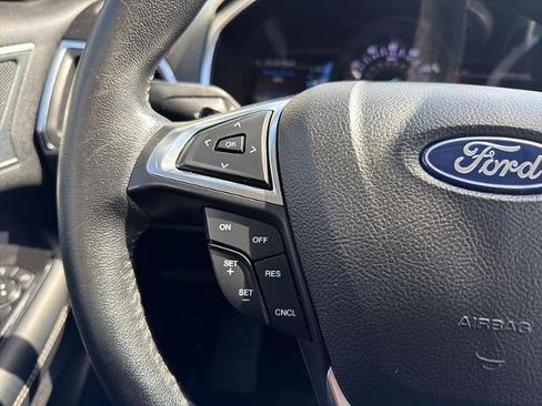 Used 2018 Ford Edge Titanium w/ Equipment Group 301A AWD/4WD image 34