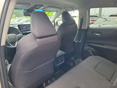 Used 2021 Toyota Venza LE AWD/4WD image 14