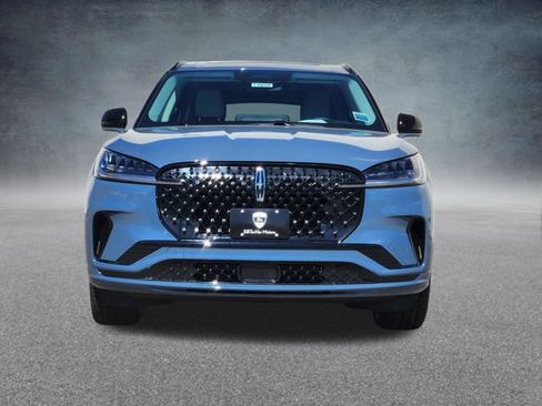 New 2026 Lincoln Aviator AWD image 2