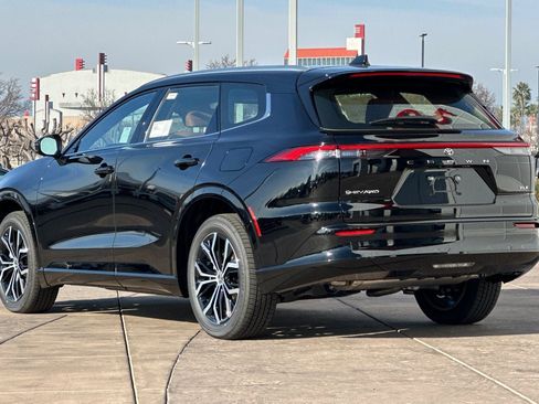 New 2026 Toyota Crown Signia XLE image 6