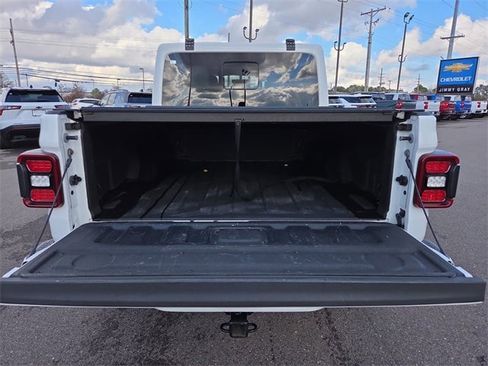 Used 2021 Jeep Gladiator Overland image 13