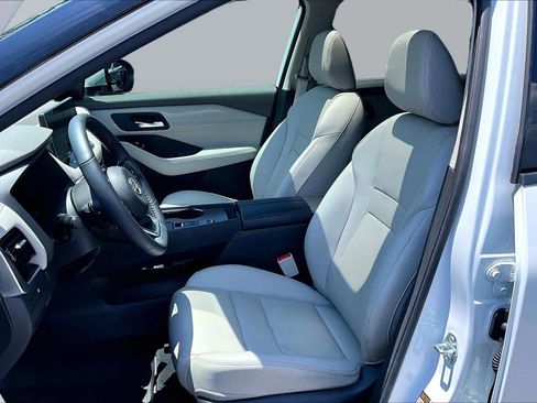 Used 2024 Nissan Rogue SL w/ SL Premium Package FWD image 8