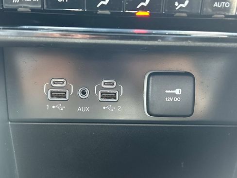 Certified 2023 Jeep Grand Cherokee Limited w/ Black Appearance Package AWD/4WD image 25