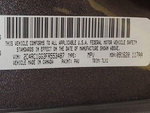 Used 2015 Chrysler Town & Country Limited Platinum FWD image 33