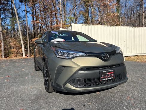 Used 2021 Toyota C-HR XLE FWD image 26