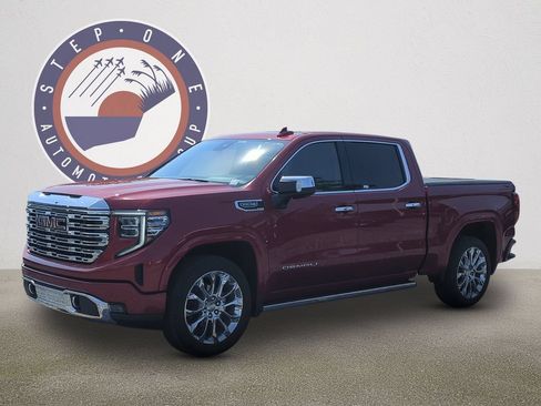 Used 2023 GMC Sierra 1500 Denali AWD/4WD image 2