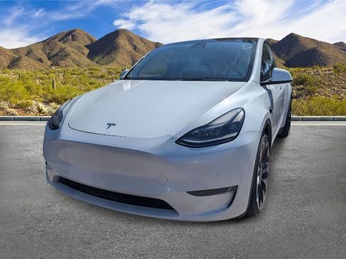 Used 2021 Tesla Model Y Performance AWD/4WD image 11