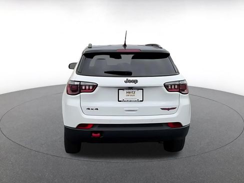 Used 2025 Jeep Compass Trailhawk AWD/4WD image 12