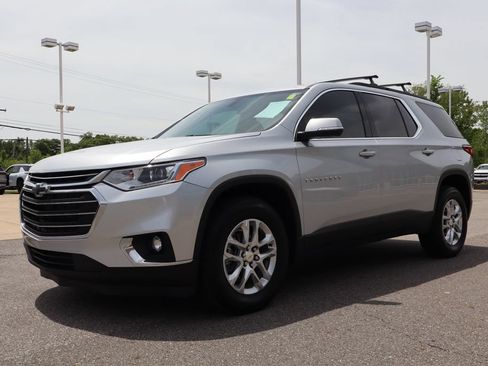 Used 2021 Chevrolet Traverse LT FWD image 7