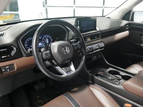 Used 2023 Honda Pilot Elite image 9