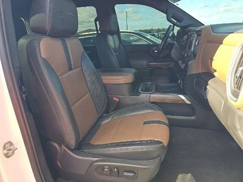 Used 2023 Chevrolet Silverado 3500 High Country image 5