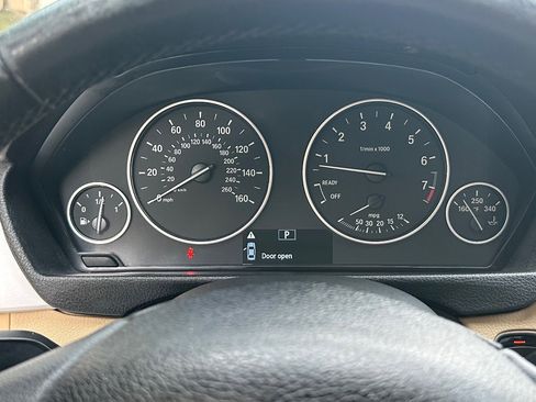 Used 2018 BMW 320i Sedan image 25