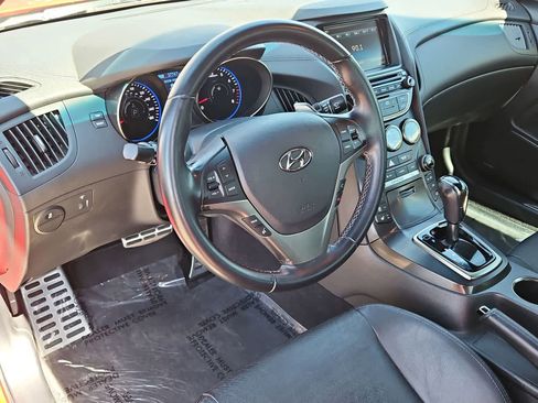 Used 2014 Hyundai Genesis 3.8 RWD image 14