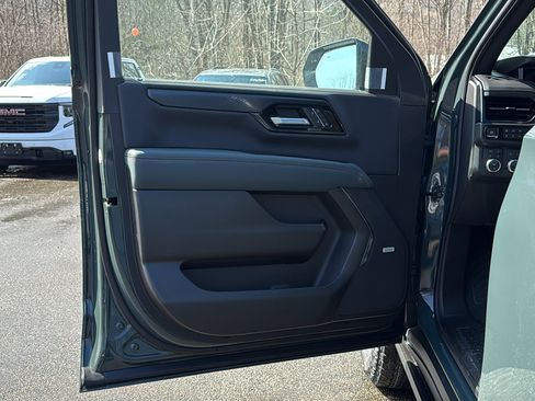 New 2026 GMC Yukon XL AT4 w/ AT4 Premium Plus Package image 6