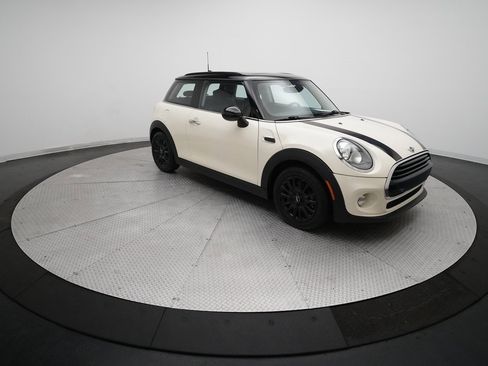 Used 2017 MINI Cooper 2-Door Hardtop image 13