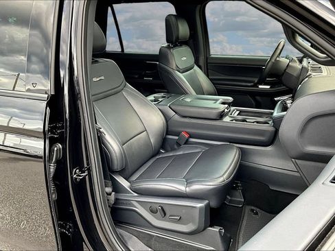 Certified 2025 Ford Expedition Max Platinum w/ Stealth Performance Package AWD/4WD image 32